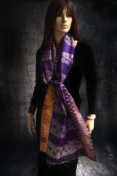 Zijden vintage kantha sjaal, paars bordeaux en mosterdgeel