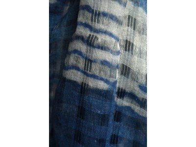 Katoenen sjaaltje met linnen, blauw offwhite, doozichtig en dun