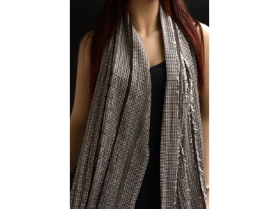 Donkerbruin met taupe en wit, casual ruitjessjaaltje met franjes